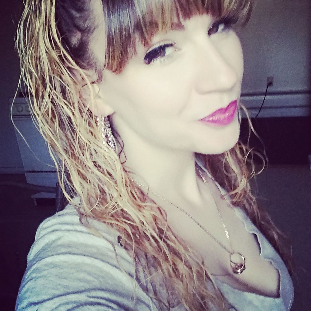 Meet your Posher, Evelyn